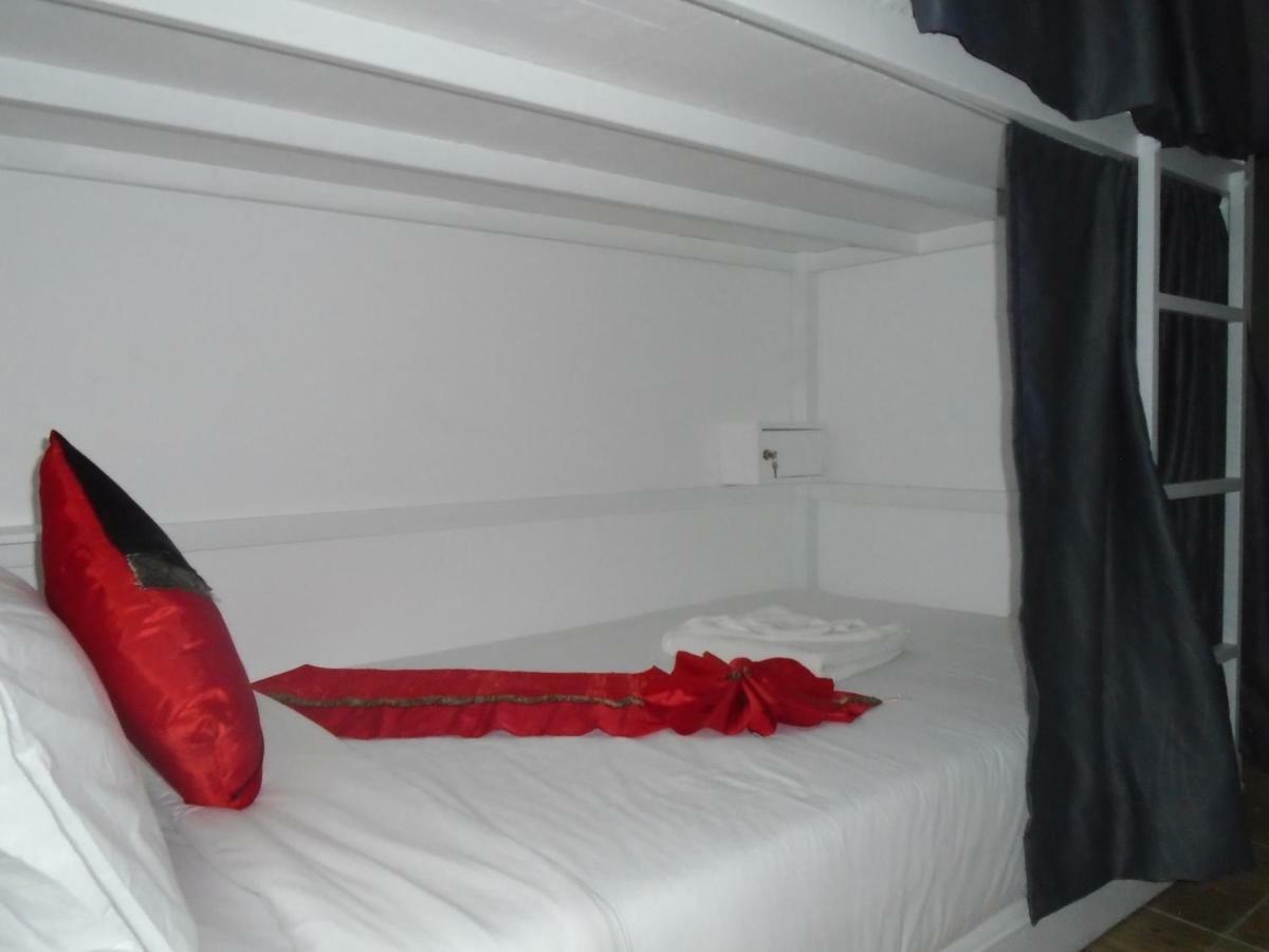 Panda Hostel Phuket (Adults Only) Patong 외부 사진